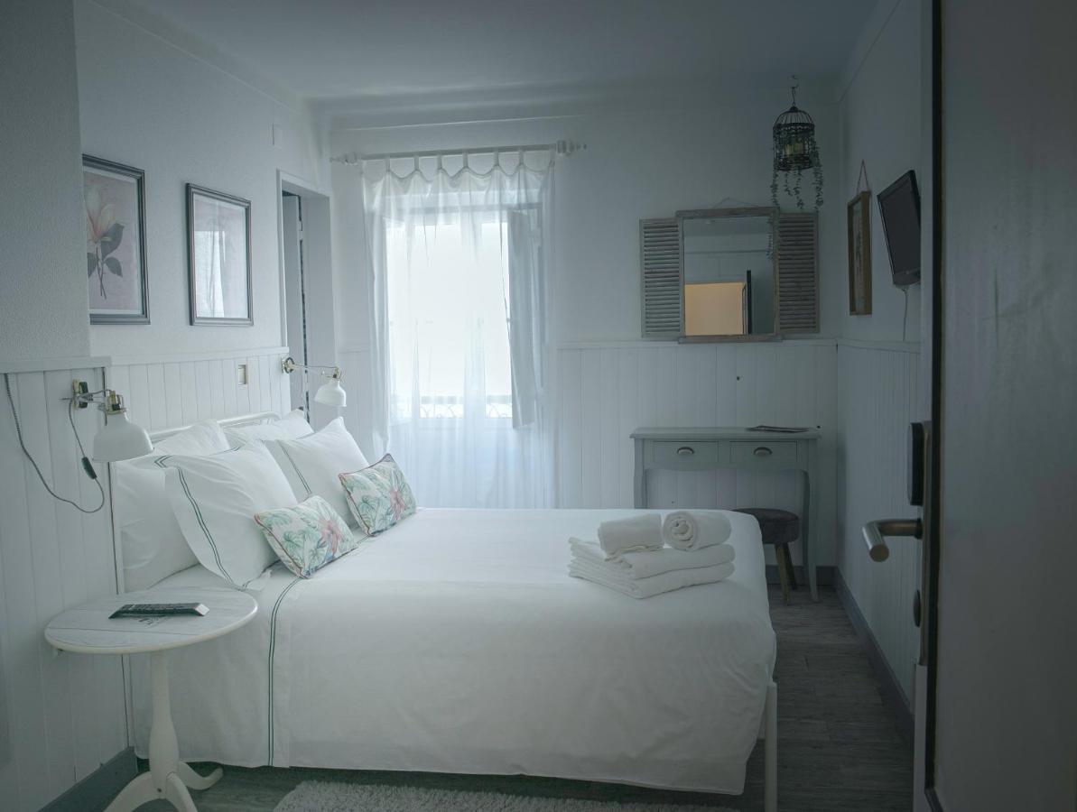 Vinnus Guesthouse Ericeira Exterior photo